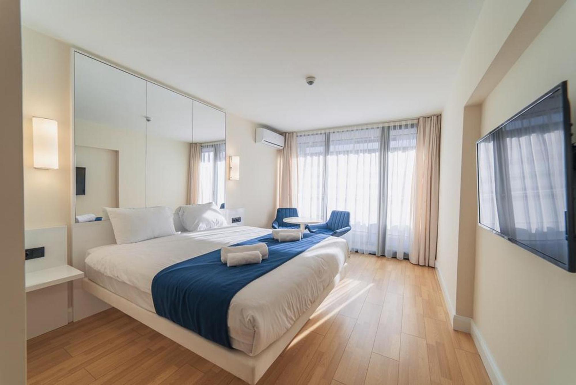 Orbi City Twin Towers Apartment Batumi Exterior photo