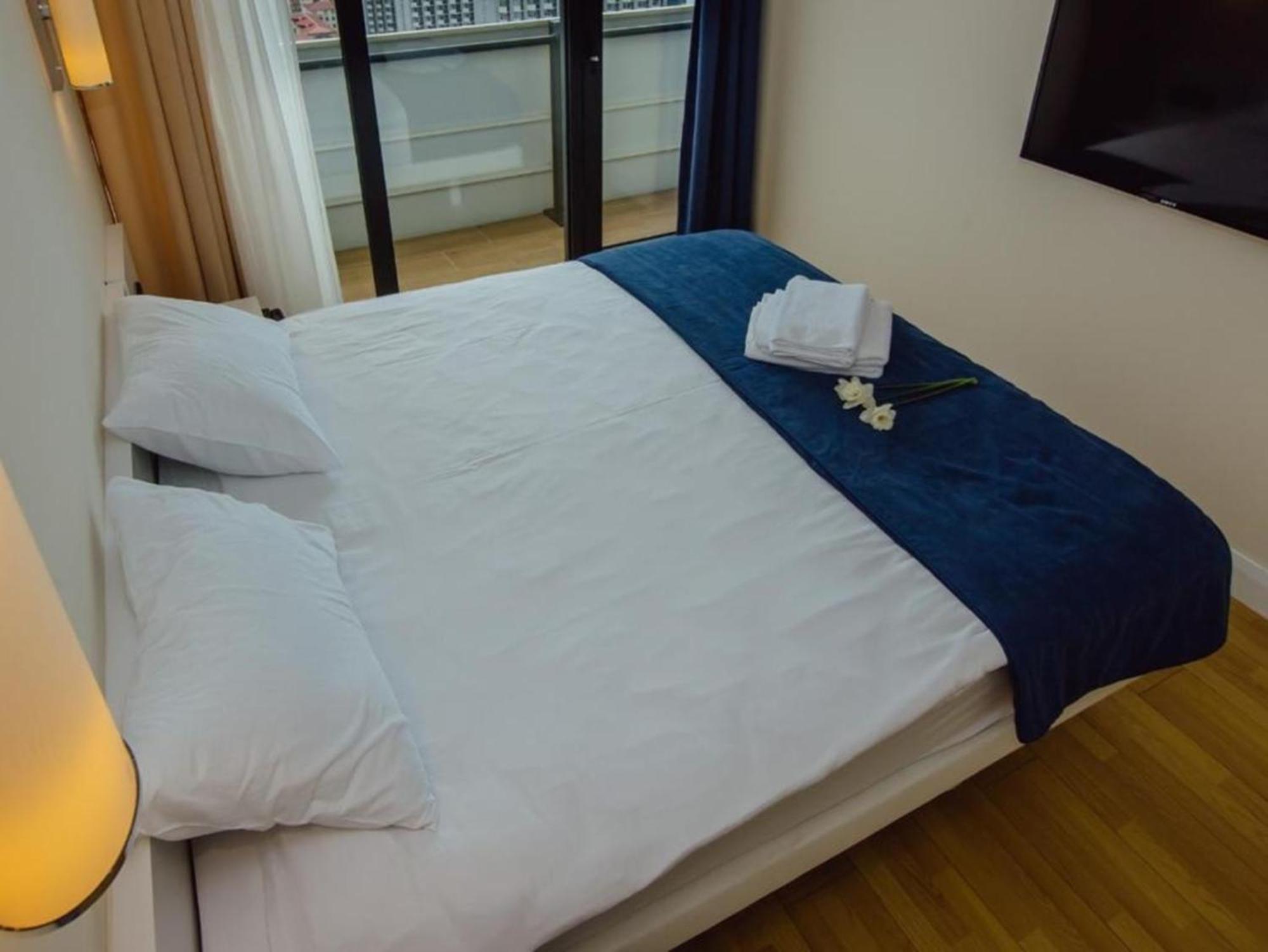 Orbi City Twin Towers Apartment Batumi Exterior photo