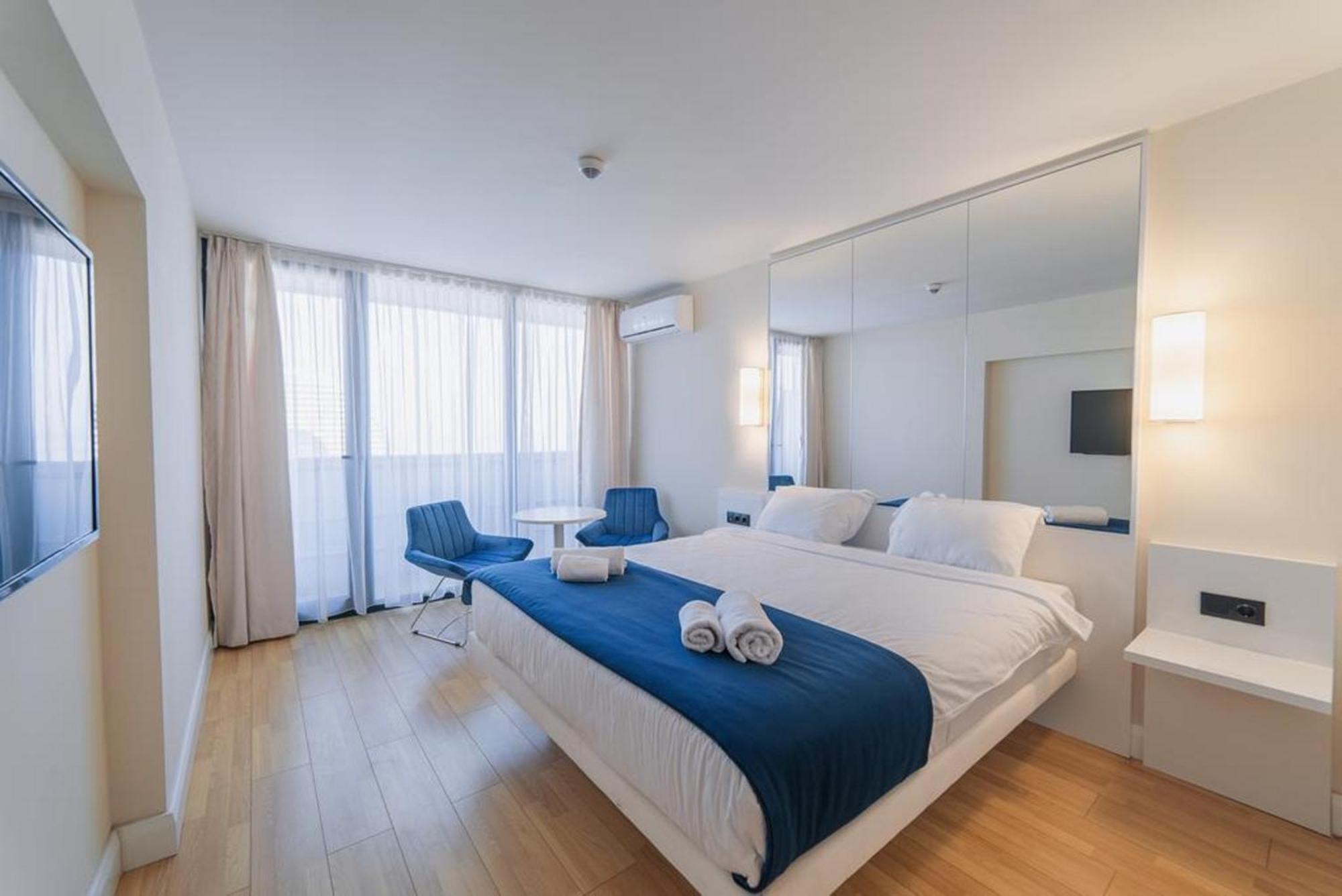 Orbi City Twin Towers Apartment Batumi Exterior photo